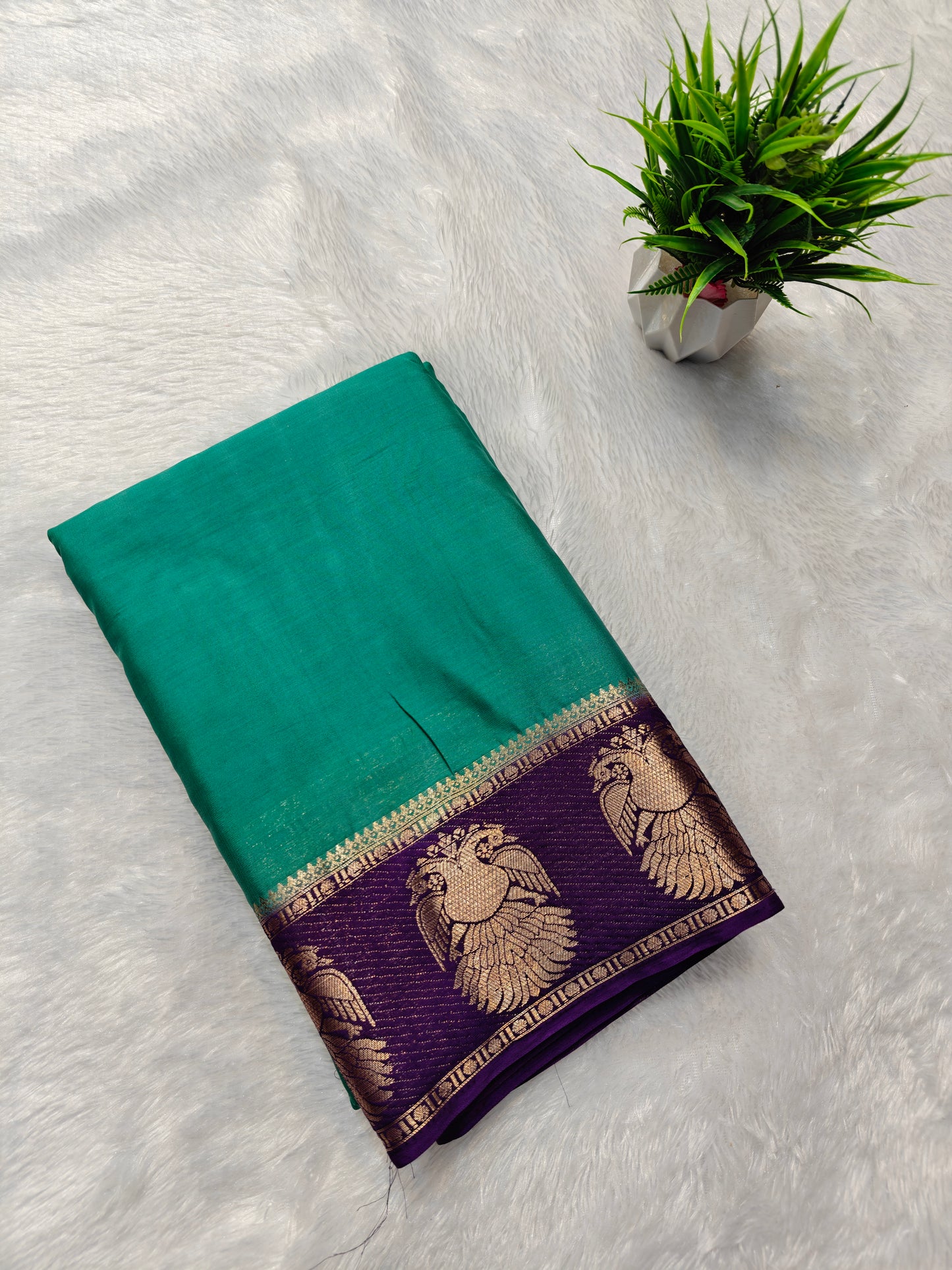 Crepe Garuda Contrast Border