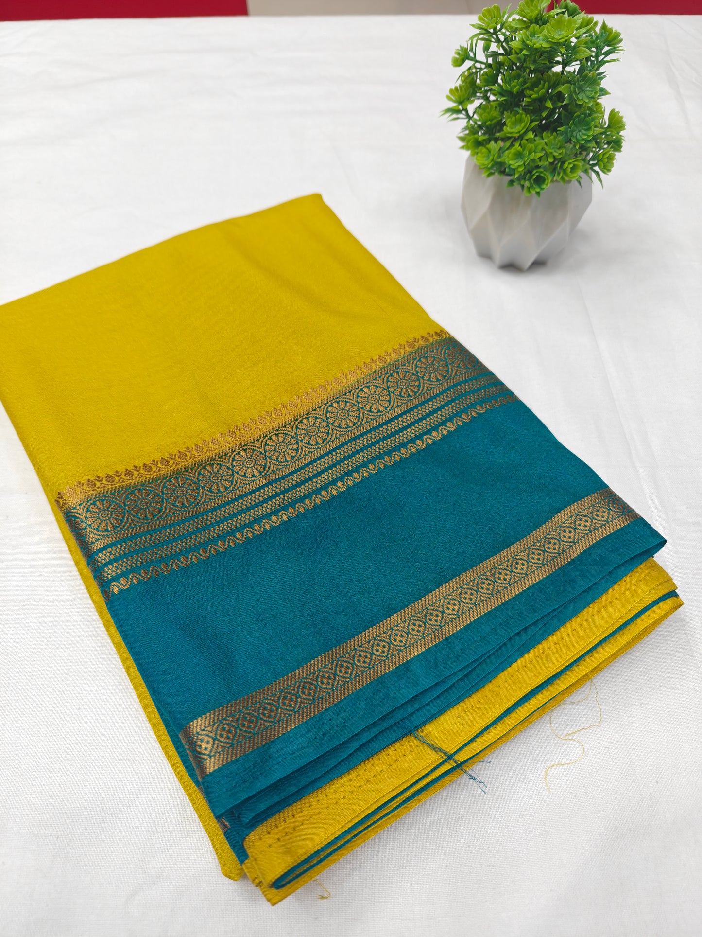 Crepe Plain kw Circle Border