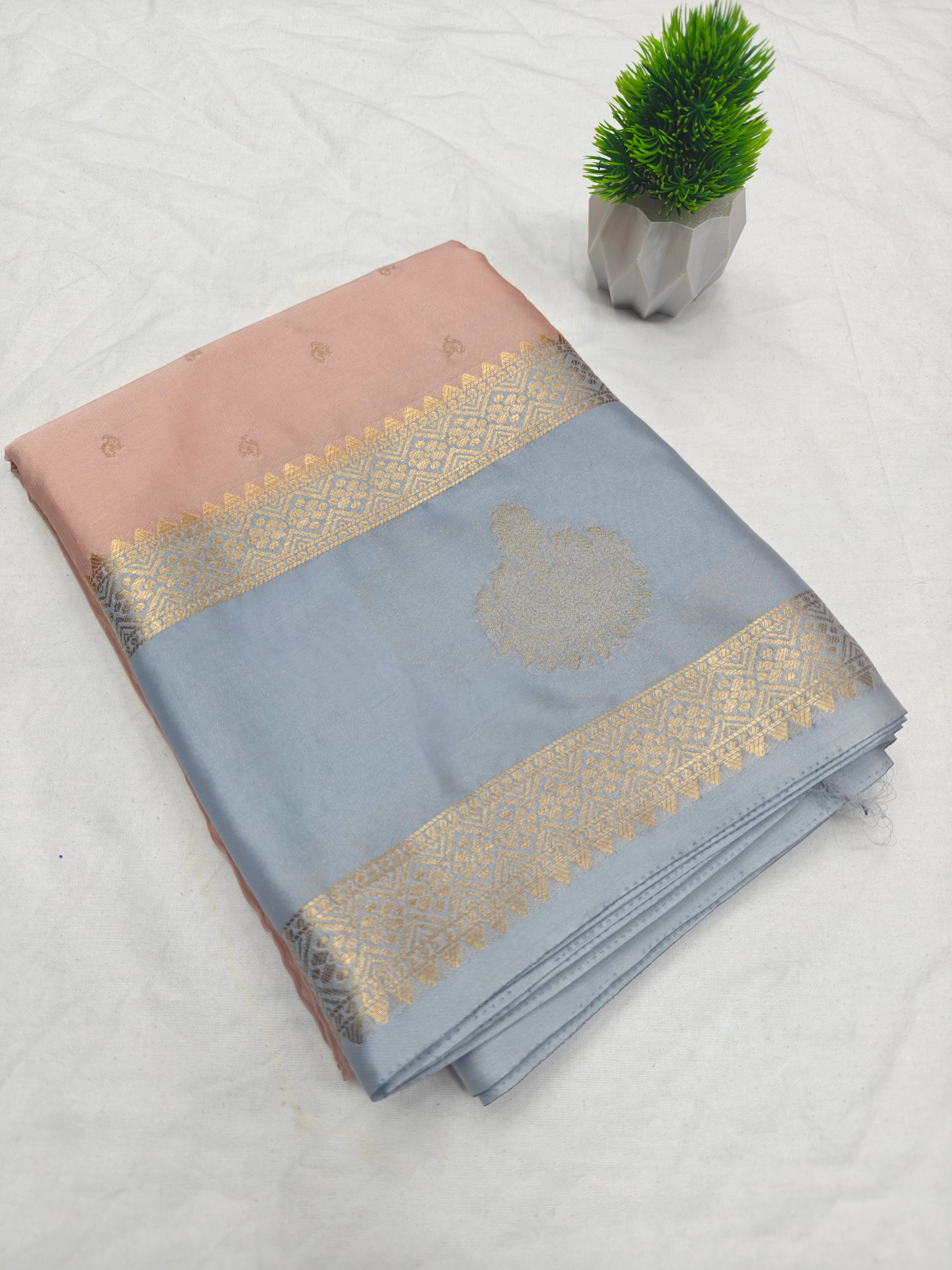 Jumka Contrast Rich Pallu