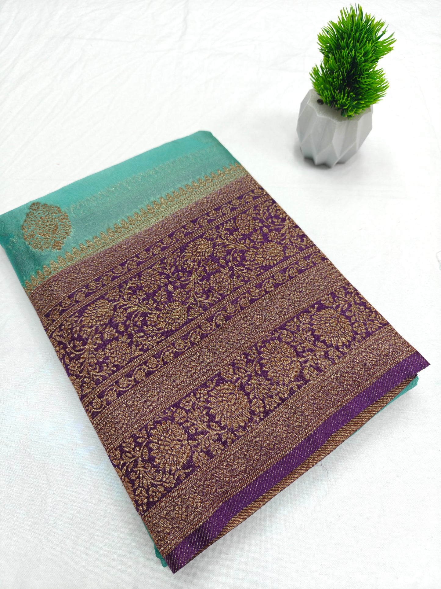 Khaddi Chinnon coco Butta