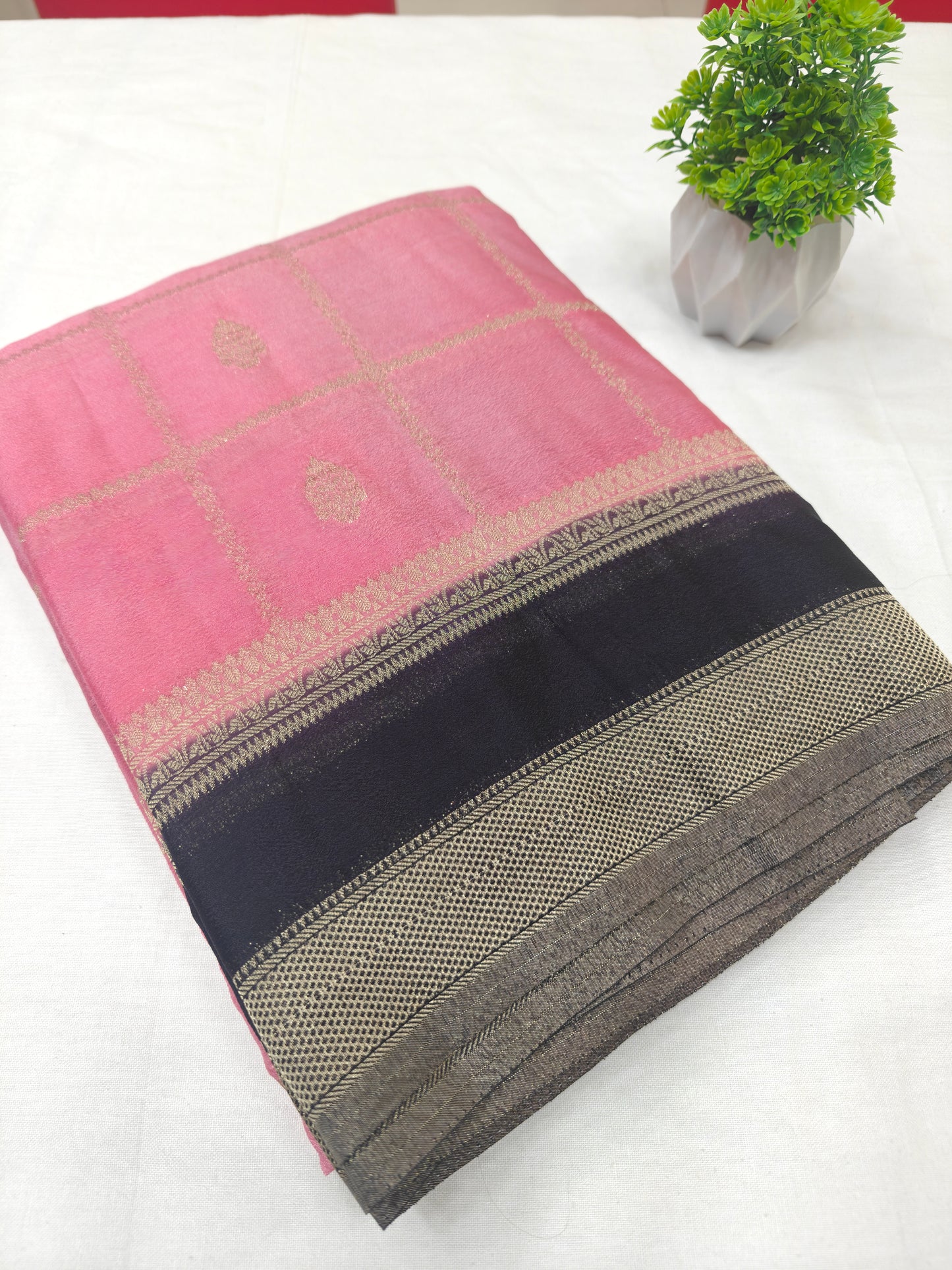 Varalaxmi Chex Butta Contrast