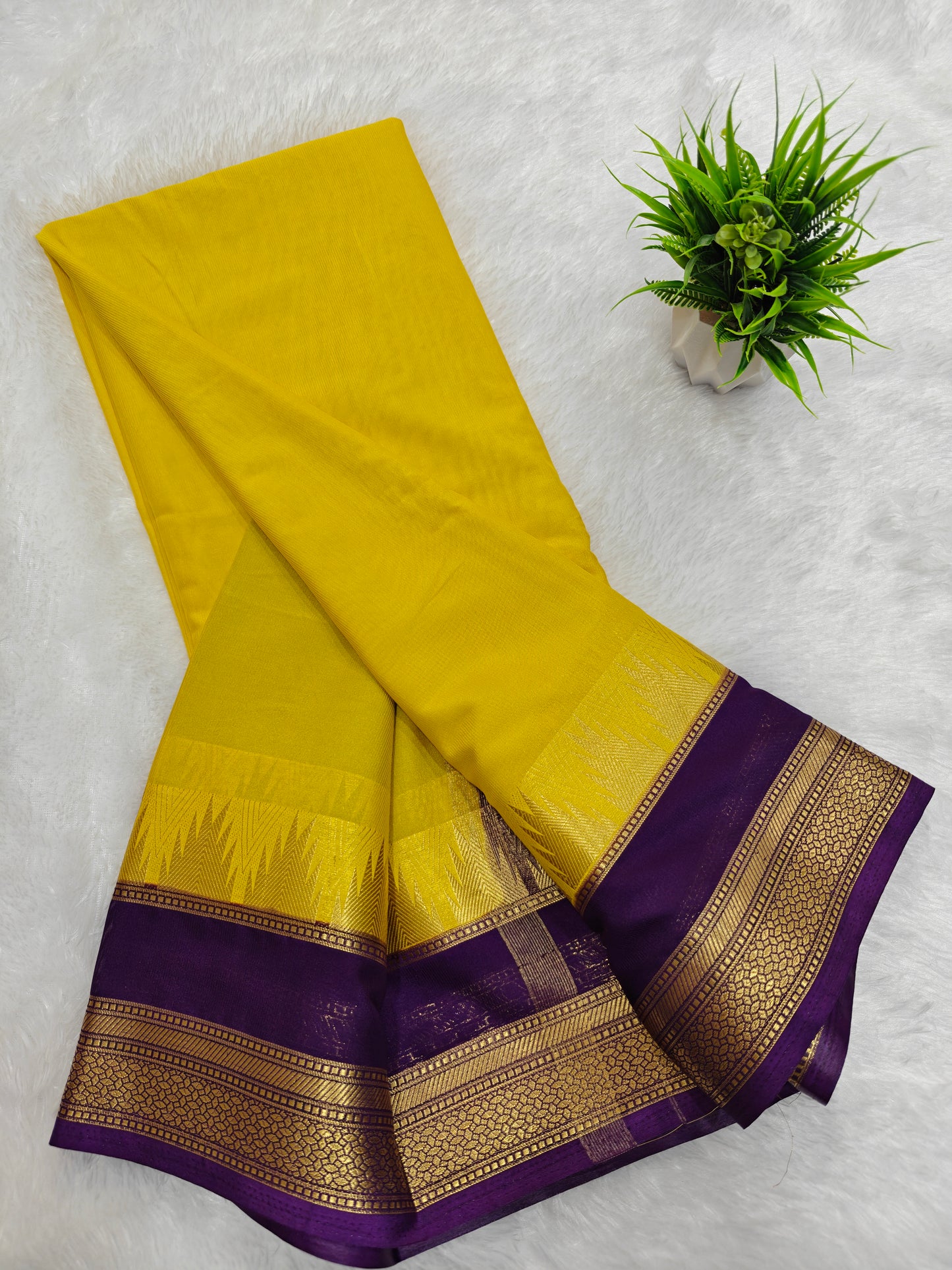 Crape temple border