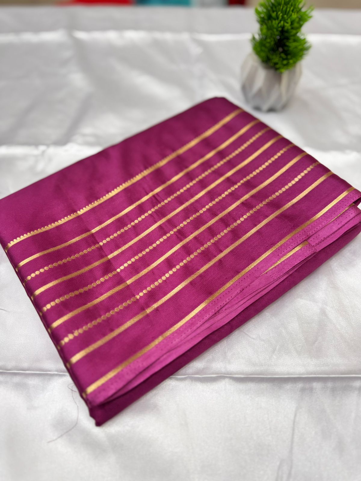 Semi Crepe Lines Border