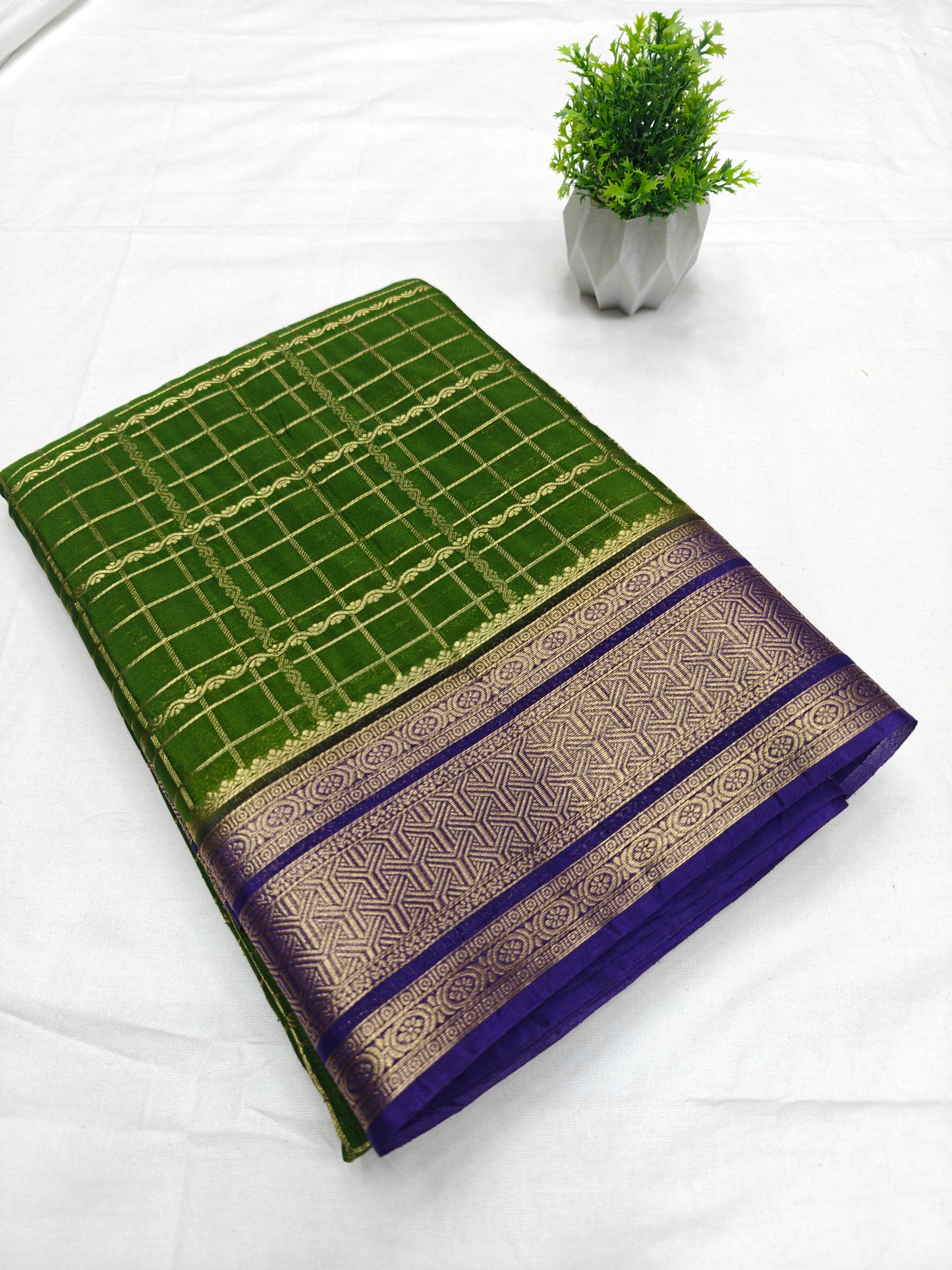 Pure Checks Contrast