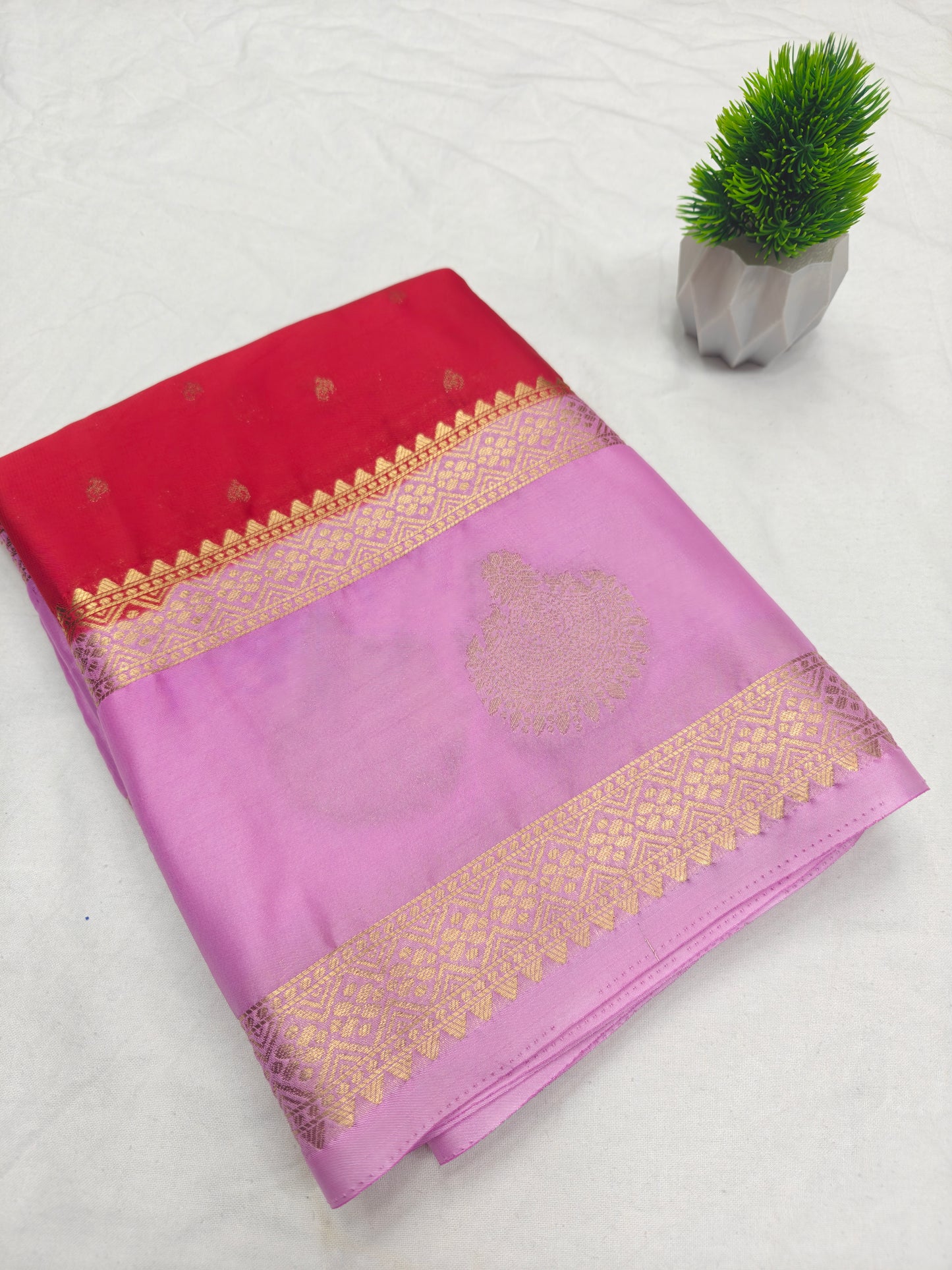 Jumka Contrast Rich Pallu