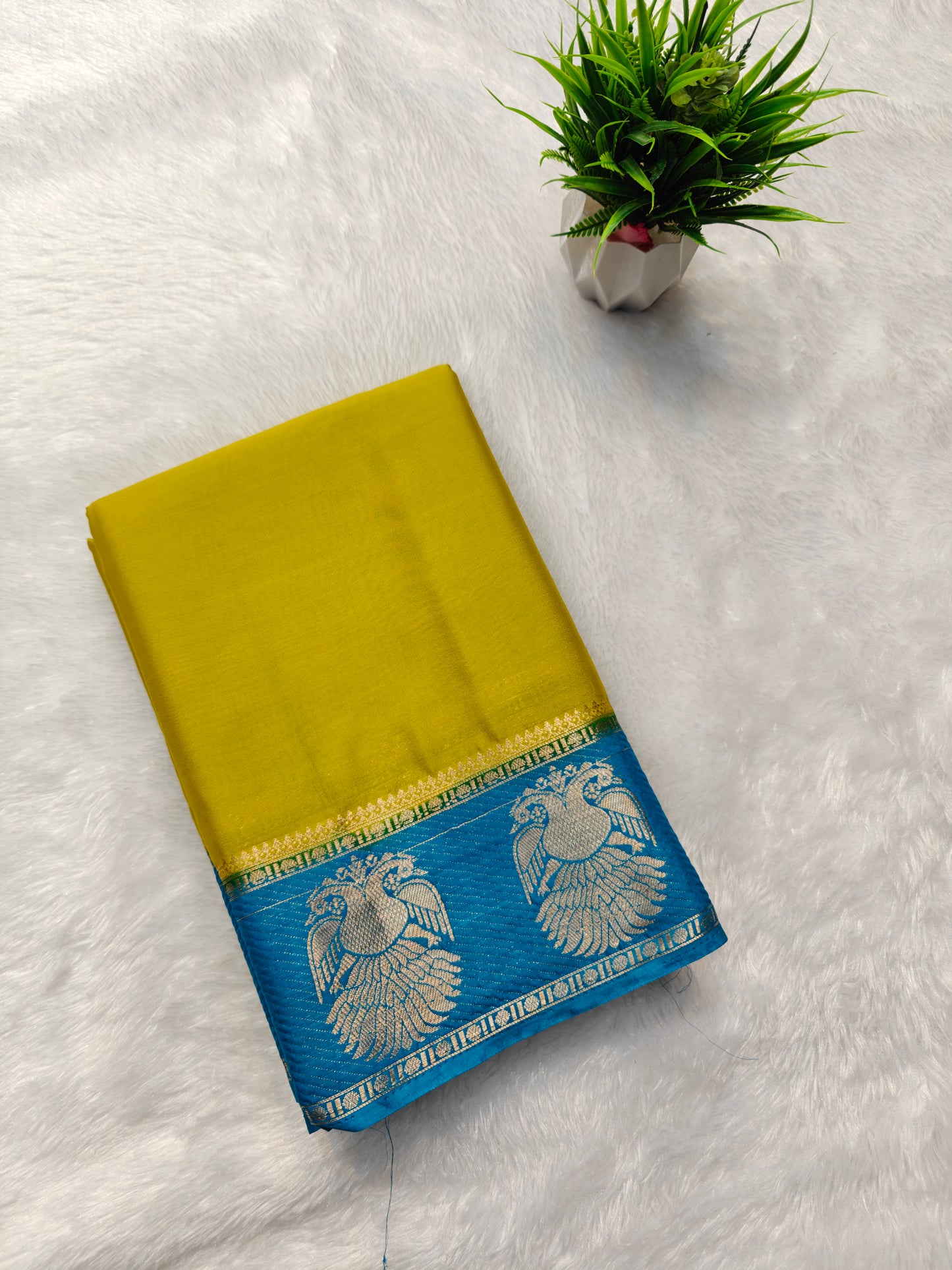 Crepe Garuda Contrast Border