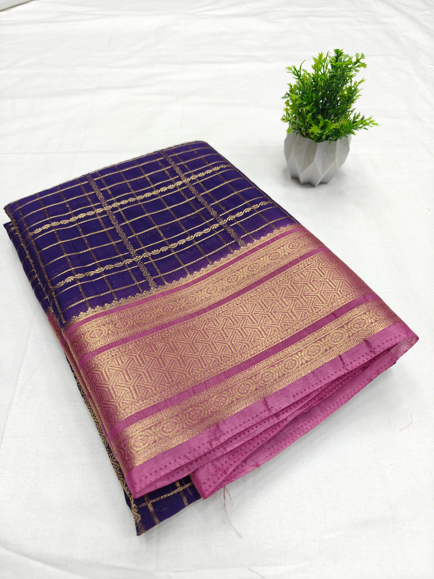 Pure Checks Contrast