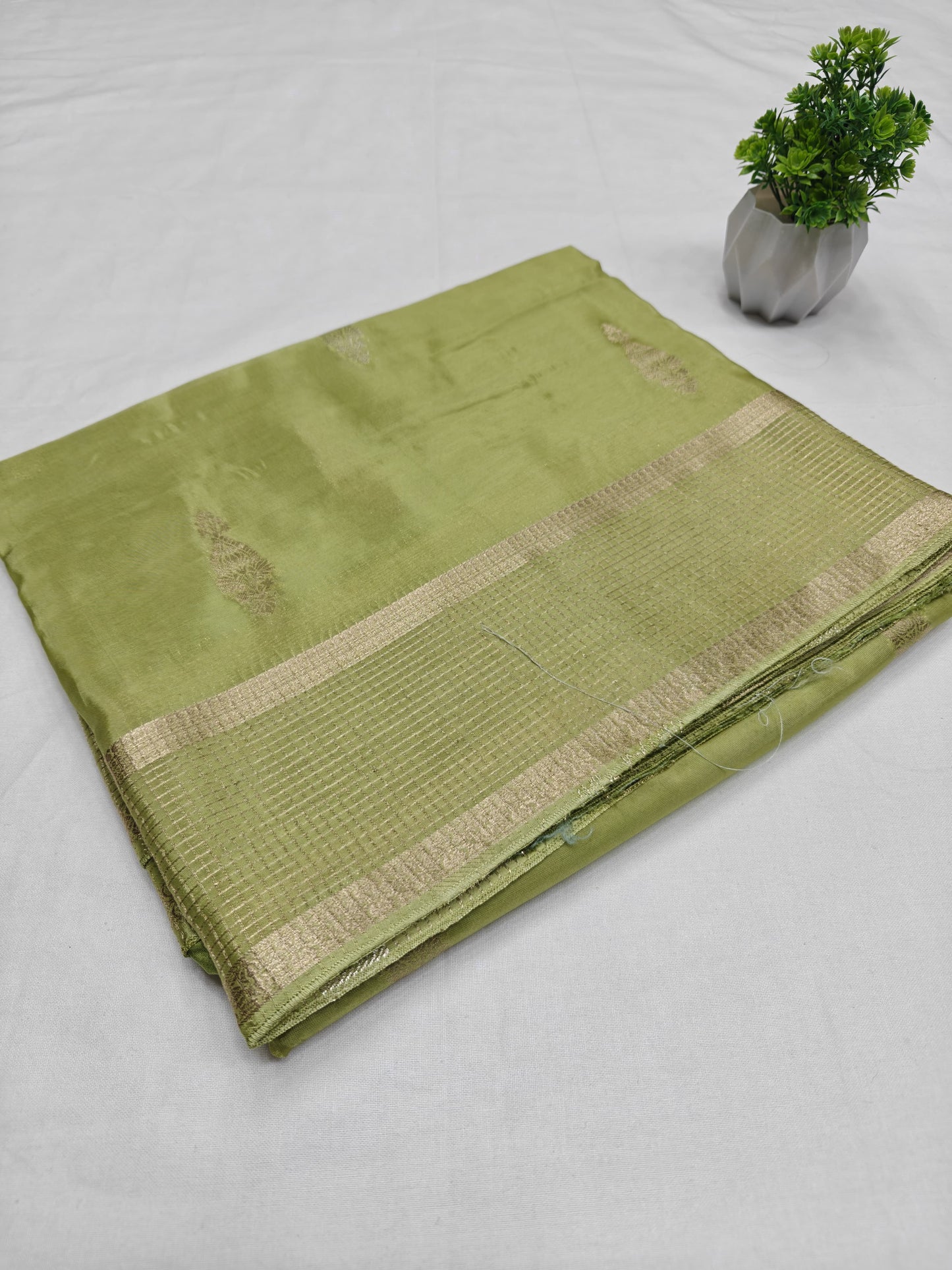 H O Checks Butta Self