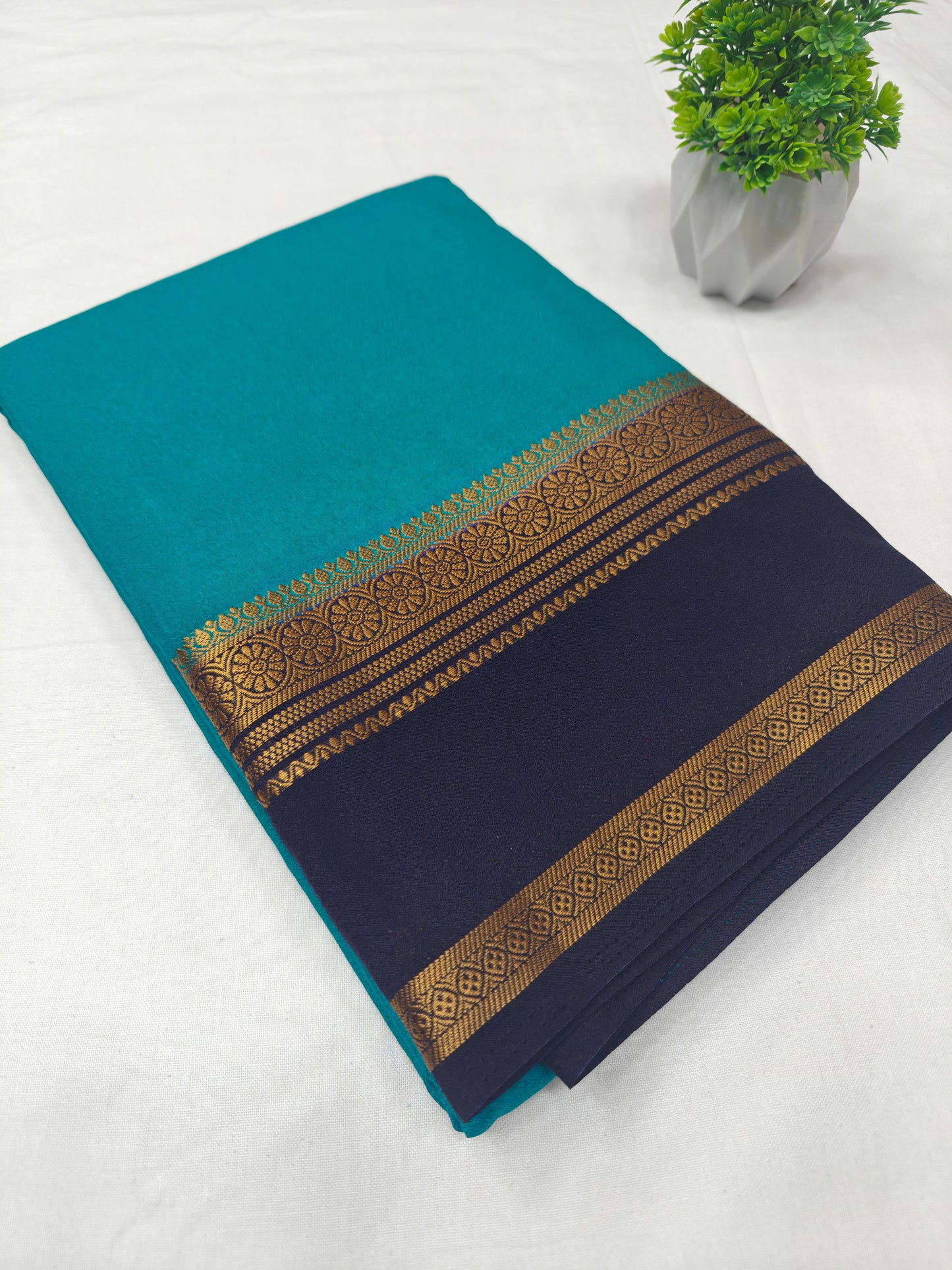 Crepe Plain kw Circle Border