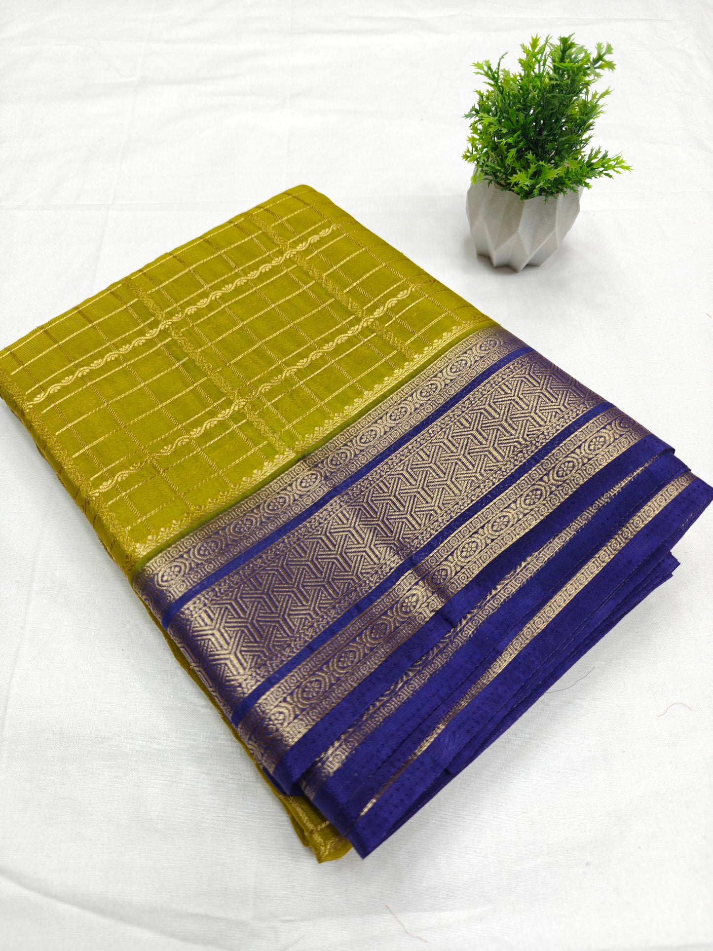 Pure Checks Contrast