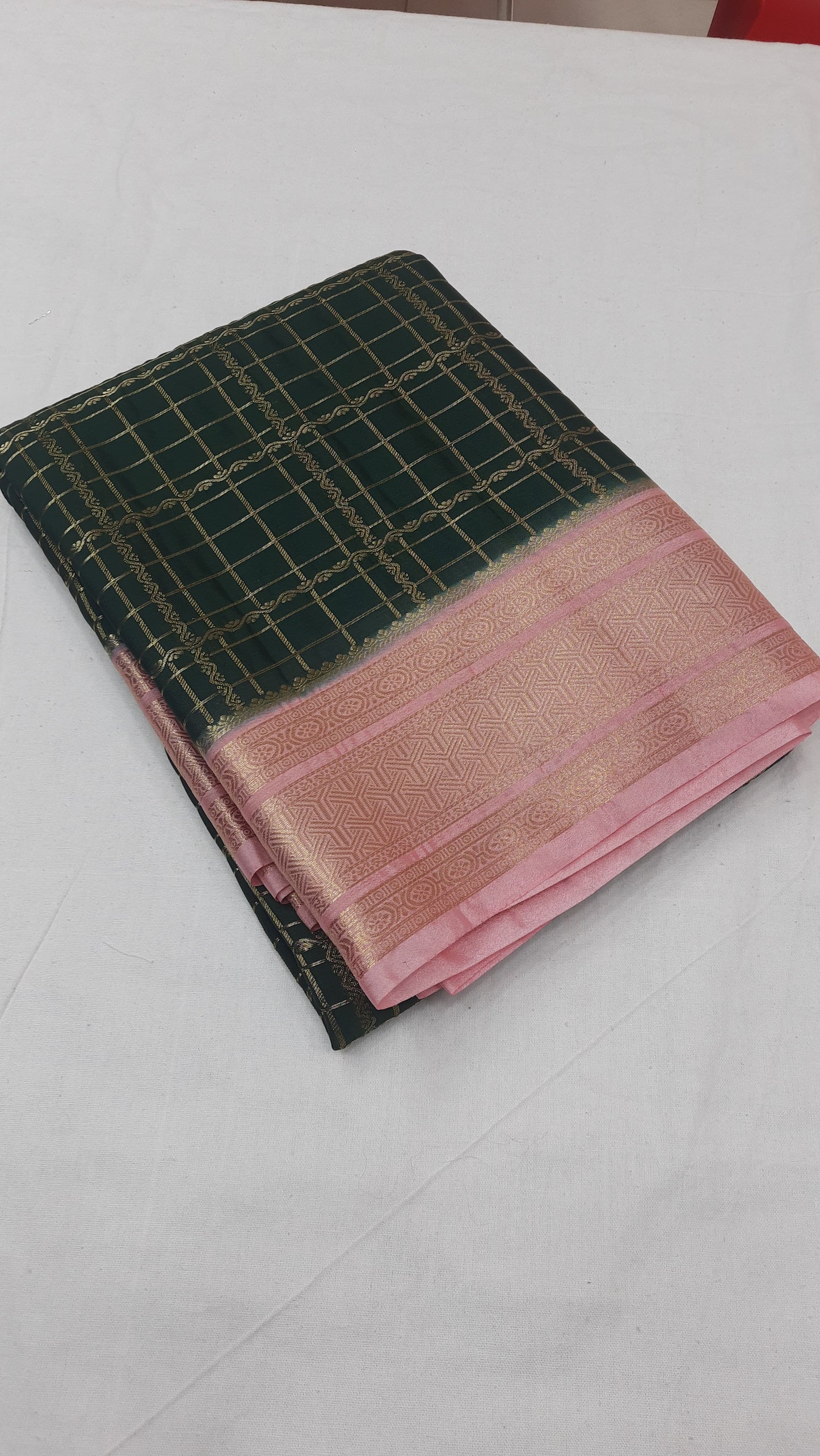 Pure Checks Contrast