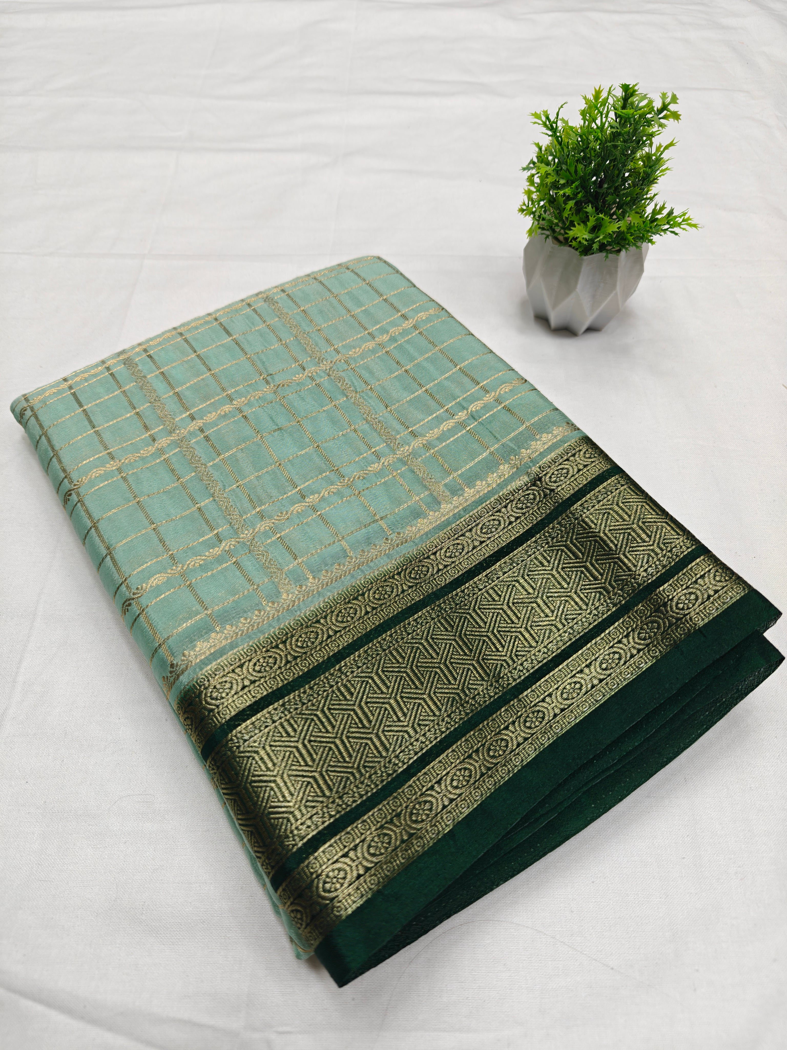 Pure Checks Contrast