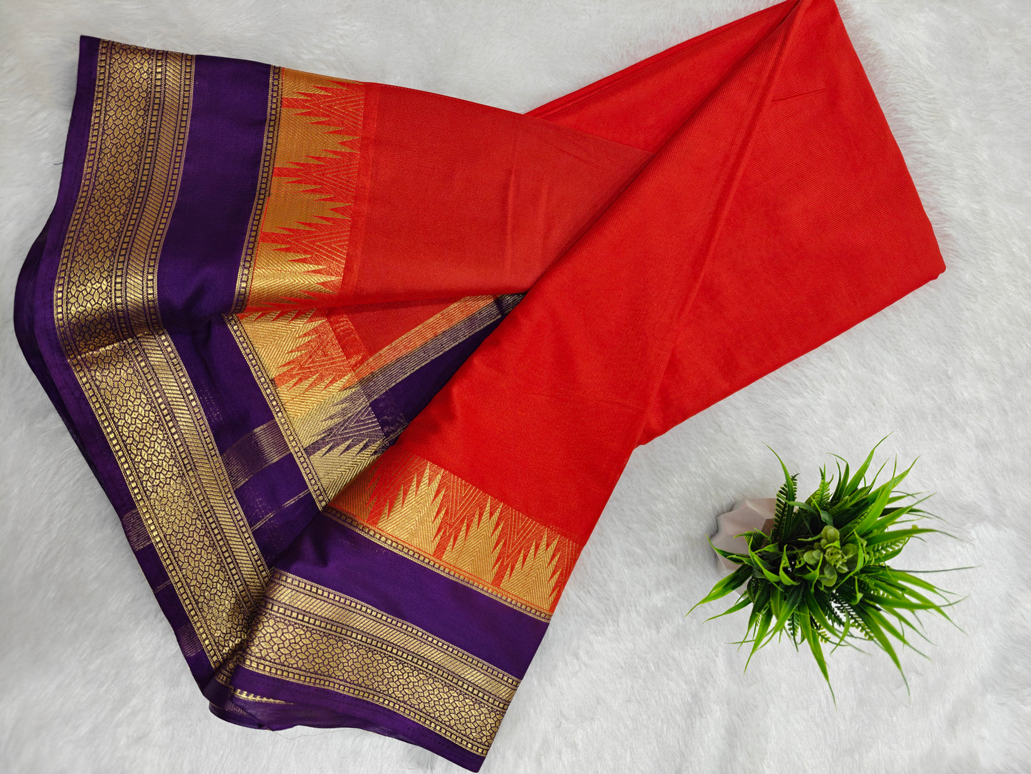 Crape temple border