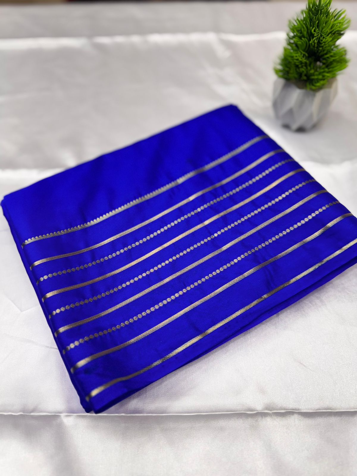 Semi Crepe Lines Border