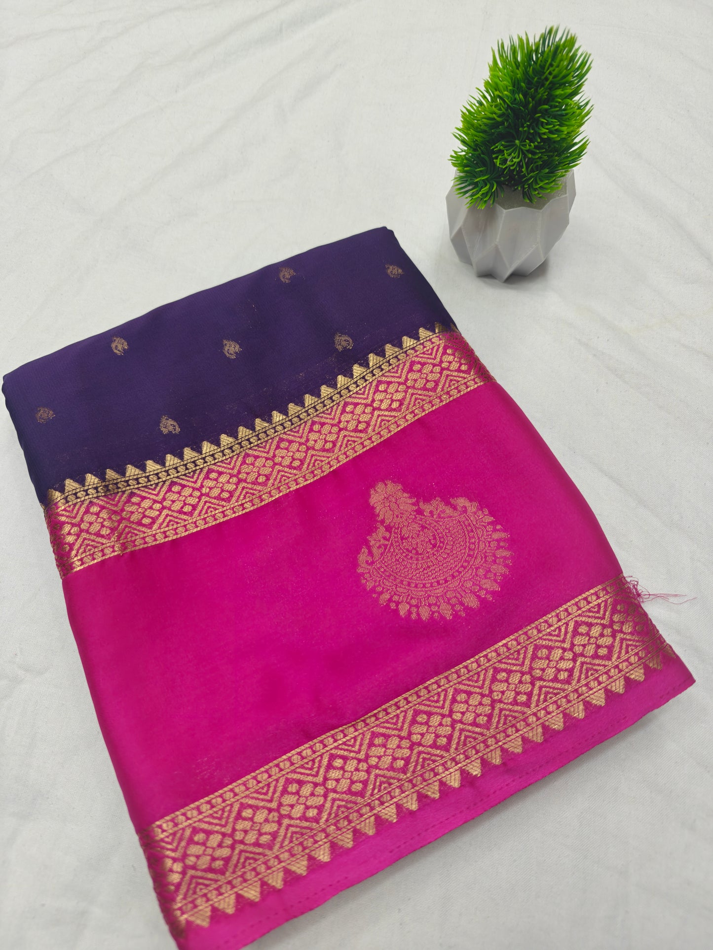 Jumka Contrast Rich Pallu