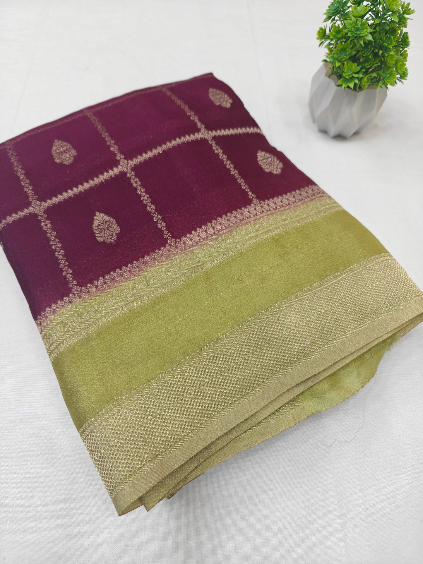 Varalaxmi Chex Butta Contrast