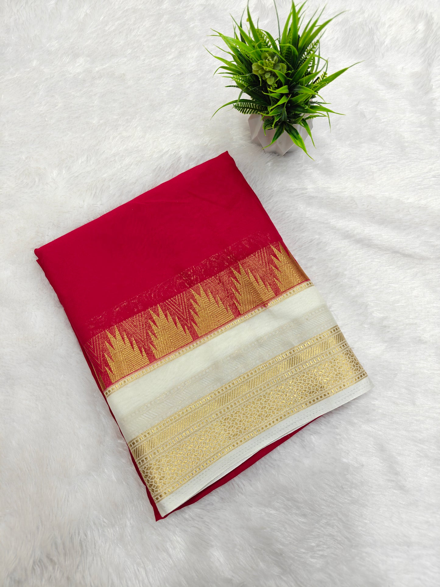 Crape temple border